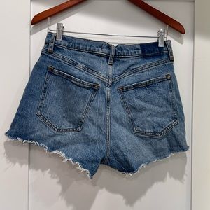 Abercrombie & Fitch High rise mom short curve love size 28